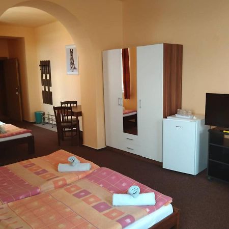 Hotel Jaro Мельник Экстерьер фото