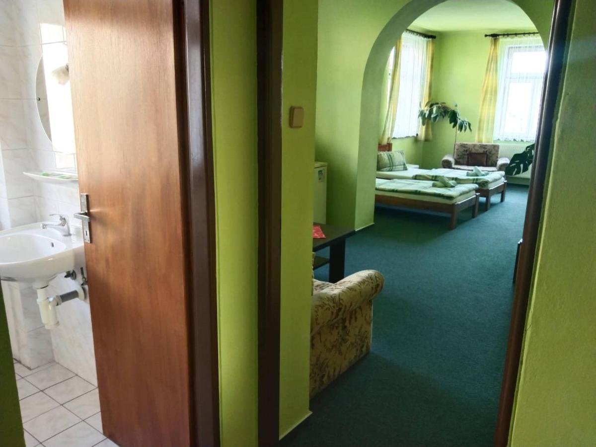 Hotel Jaro Мельник Экстерьер фото